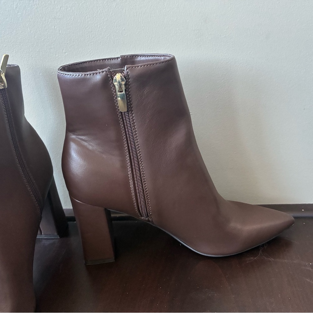 Women's Brown Pointed-Toe Block Heel Ankle Boots